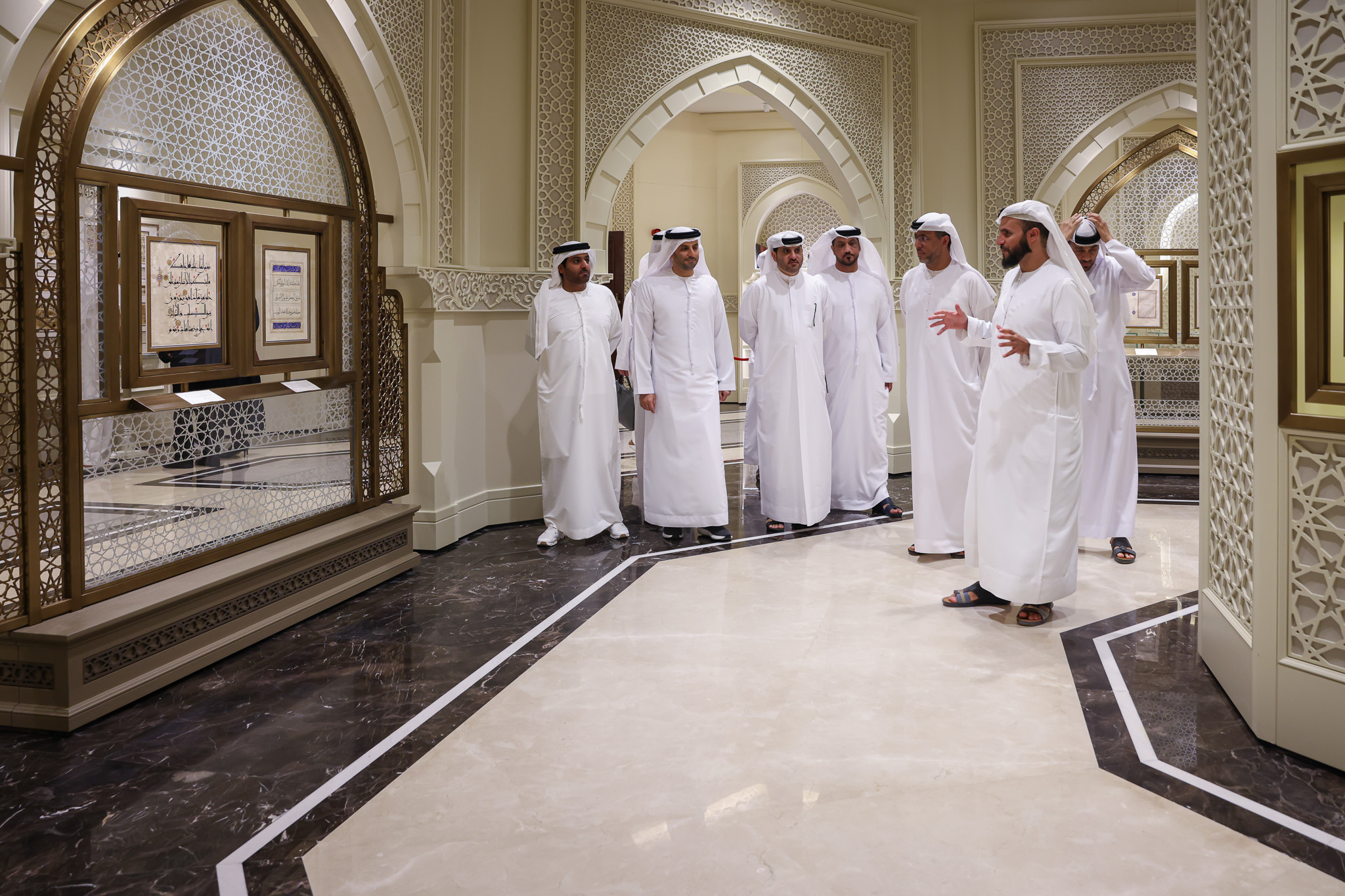 وفد شرطة الشارقة: مجمع القرآن الكريم يكرّس الشارقة وجهة عالمية للعلم والثقافة