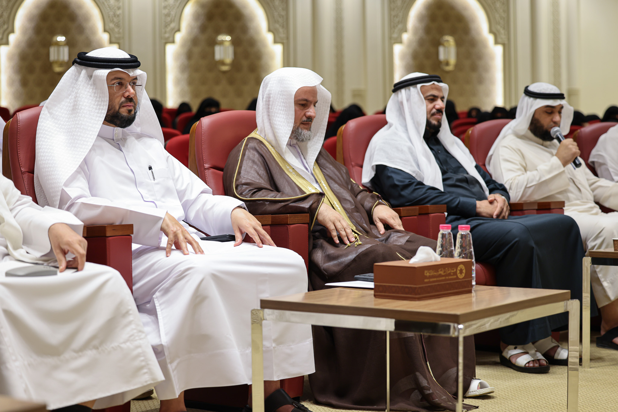 رئيس مجمع القرآن الكريم  يعتمد اللائحة التنظيمية لإدارة المقارئ