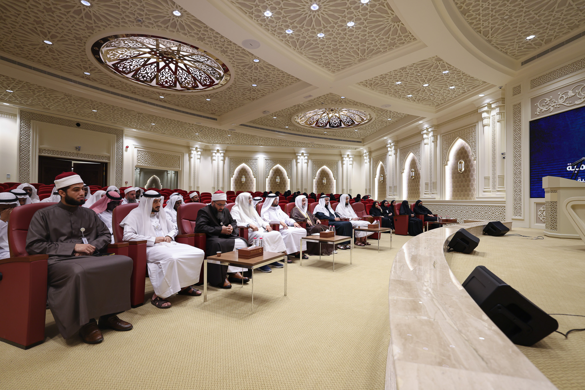 رئيس مجمع القرآن الكريم  يعتمد اللائحة التنظيمية لإدارة المقارئ