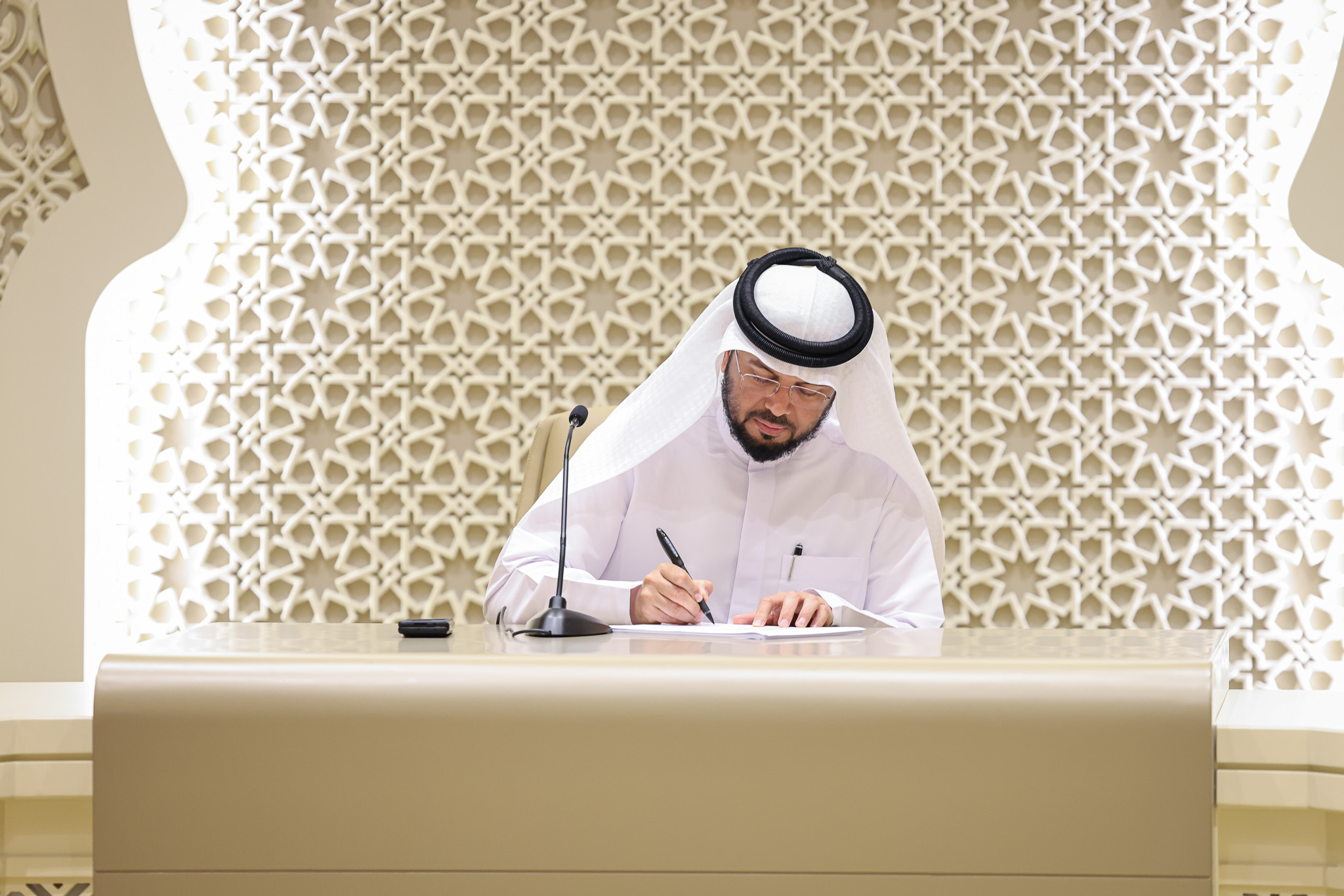 رئيس مجمع القرآن الكريم  يعتمد اللائحة التنظيمية لإدارة المقارئ