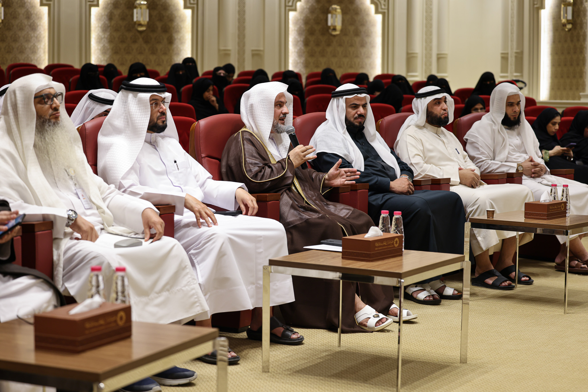 رئيس مجمع القرآن الكريم  يعتمد اللائحة التنظيمية لإدارة المقارئ