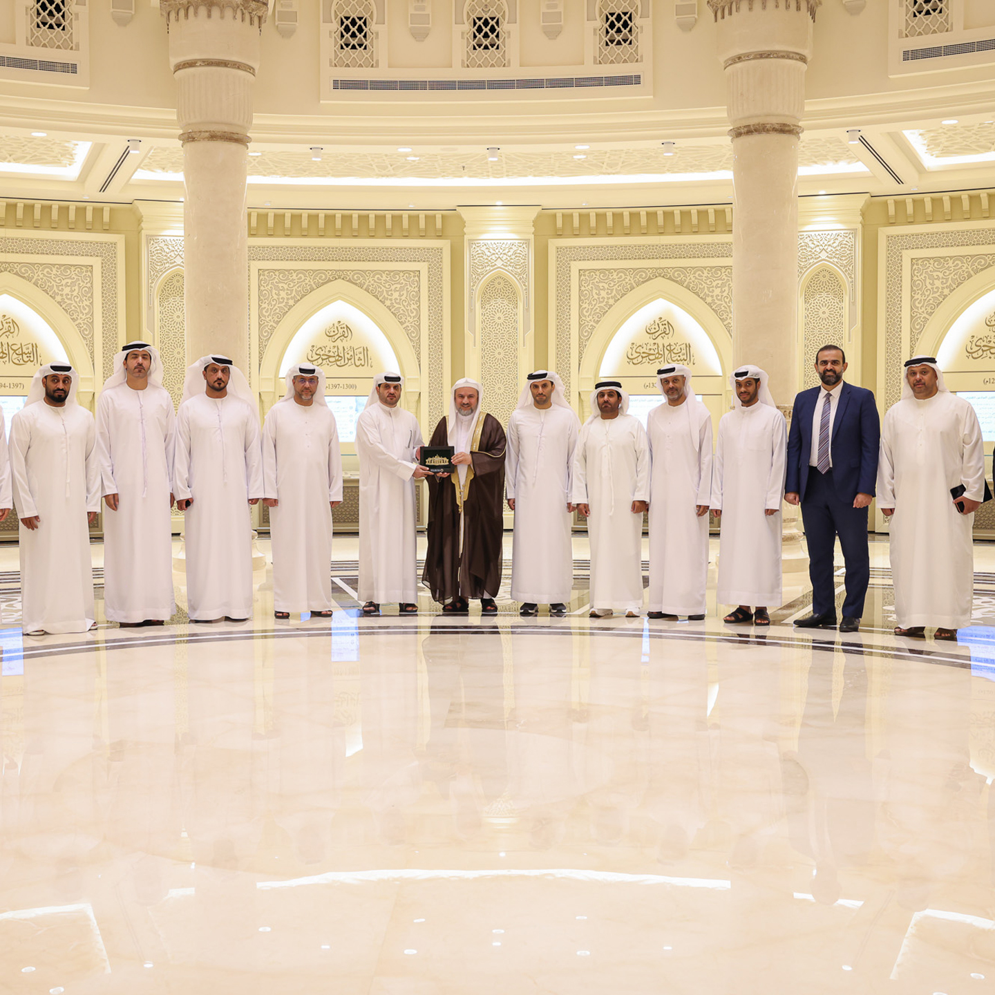 وفد شرطة الشارقة: مجمع القرآن الكريم يكرّس الشارقة وجهة عالمية للعلم والثقافة